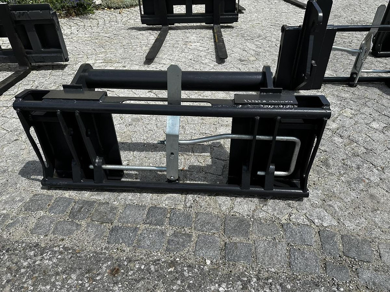 Big Adapter Manitou passend zu Euro Aufnahme - ملحقات: صور 1 Big Adapter Manitou passend zu Euro Aufnahme - ملحقات: صور 1