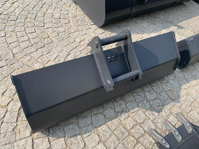 Big BIG Böschungslöffel hyd. 140 cm mit Martin M10 Aufnahme - بكت: صور 4 Big BIG Böschungslöffel hyd. 140 cm mit Martin M10 Aufnahme - بكت: صور 4