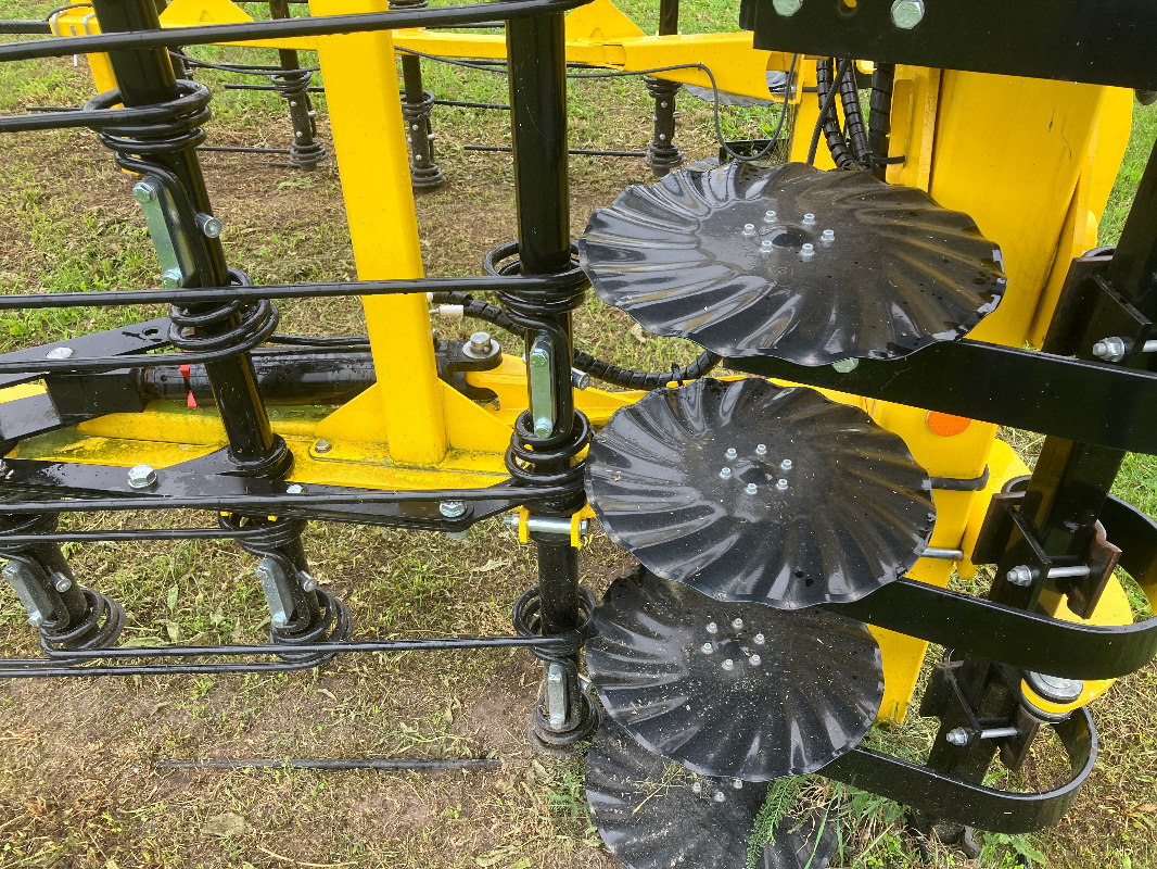 Bednar Striegel-Pro PN 6000 - آلات الأسمدة: صور 3 Bednar Striegel-Pro PN 6000 - آلات الأسمدة: صور 3