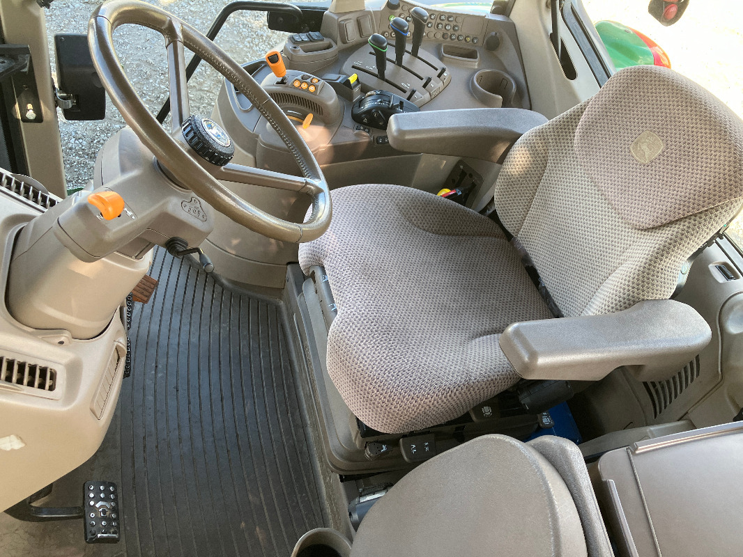 جرار John Deere 6155M: صور 9 جرار John Deere 6155M: صور 9