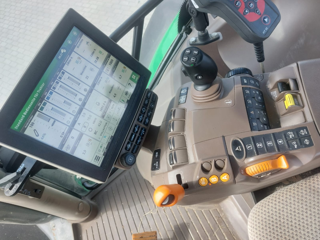 John Deere 6155R - جرار: صور 5 John Deere 6155R - جرار: صور 5