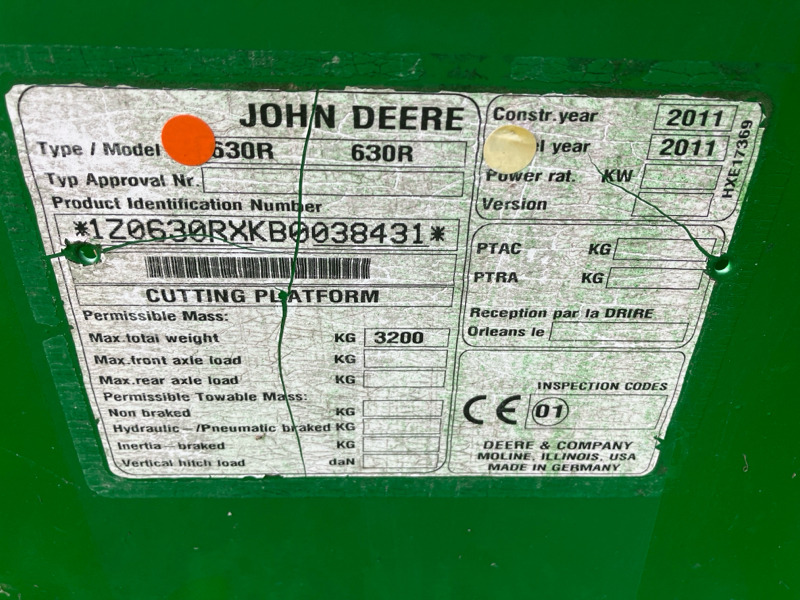 John Deere 630R mit Sonnenblumenvorsatz - حصادة شاملة: صور 3 John Deere 630R mit Sonnenblumenvorsatz - حصادة شاملة: صور 3