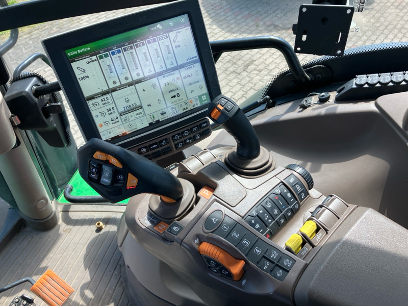 John Deere 6R250 mit FKH/ FZW/ CommandPro - جرار: صور 4 John Deere 6R250 mit FKH/ FZW/ CommandPro - جرار: صور 4