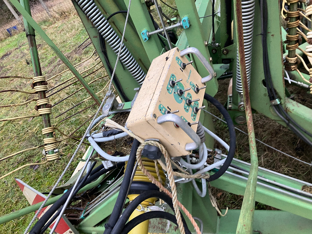 Krone Swadro 1250 - لمّامَة القش: صور 3 Krone Swadro 1250 - لمّامَة القش: صور 3