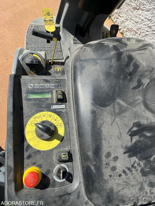 AUTOLAVEUSE AUTOPORTEE KARCHER PROFESSIONNEL R75 NON FONCTIONNELLE - ماكينة فرك وتجفيف: صور 2 AUTOLAVEUSE AUTOPORTEE KARCHER PROFESSIONNEL R75 NON FONCTIONNELLE - ماكينة فرك وتجفيف: صور 2