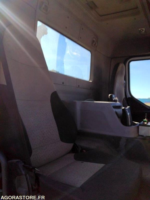 AZ-826-NR PORTEUR RENAULT PREMIUM 430 DXI 669120 kms 2010 - شاحنة: صور 4 AZ-826-NR PORTEUR RENAULT PREMIUM 430 DXI 669120 kms 2010 - شاحنة: صور 4