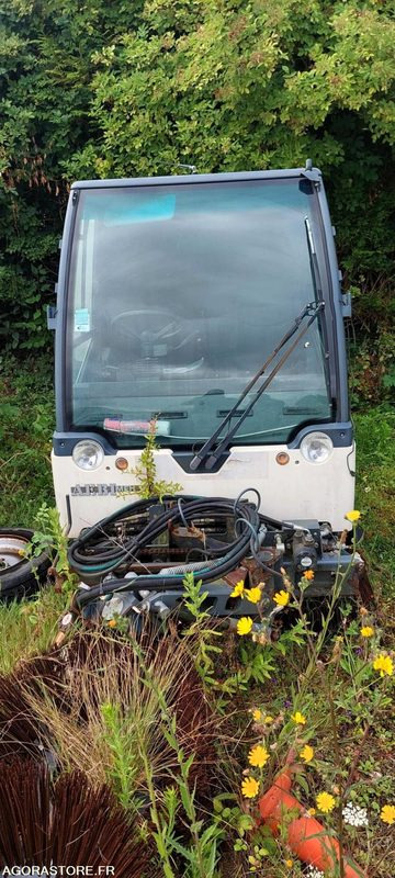 BALAYEUSE AEBI MFH 2500 - سياره كنس شوارع: صور 3 BALAYEUSE AEBI MFH 2500 - سياره كنس شوارع: صور 3