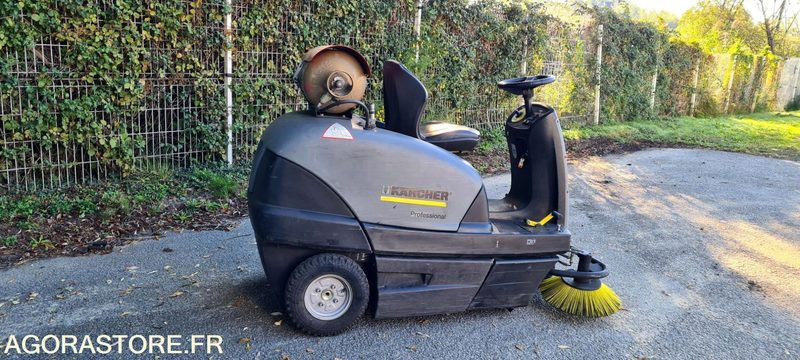 BALAYEUSE KARCHER - 2012 - 182 heures - سياره كنس شوارع: صور 2 BALAYEUSE KARCHER - 2012 - 182 heures - سياره كنس شوارع: صور 2