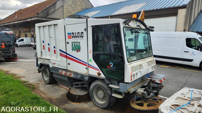 BALAYEUSE RAMASSEUSE DULEVO 5000 - سياره كنس شوارع: صور 5 BALAYEUSE RAMASSEUSE DULEVO 5000 - سياره كنس شوارع: صور 5