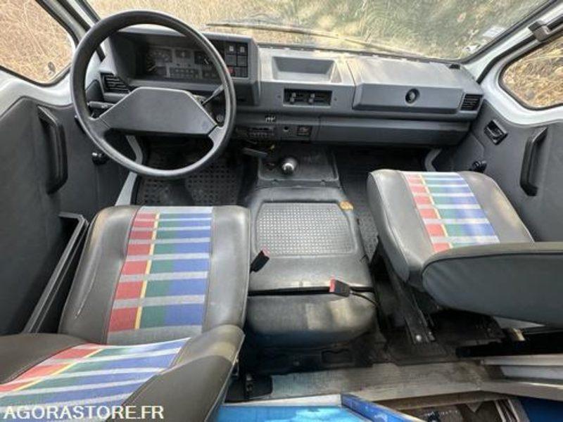 BIBLIOBUS RENAULT MASTER - 1992 - 86490KM - 6998GA2B - فان: صور 5 BIBLIOBUS RENAULT MASTER - 1992 - 86490KM - 6998GA2B - فان: صور 5