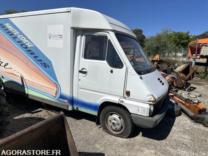 BIBLIOBUS RENAULT PROCAR - 1996 - 108500KM - 71GJ2B - فان: صور 3 BIBLIOBUS RENAULT PROCAR - 1996 - 108500KM - 71GJ2B - فان: صور 3
