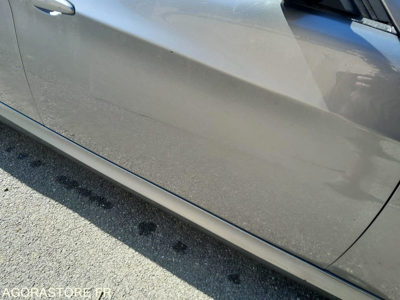 BMW 320 D TOURING - 2010 - 214562km - سيارة ستيشن: صور 5 BMW 320 D TOURING - 2010 - 214562km - سيارة ستيشن: صور 5