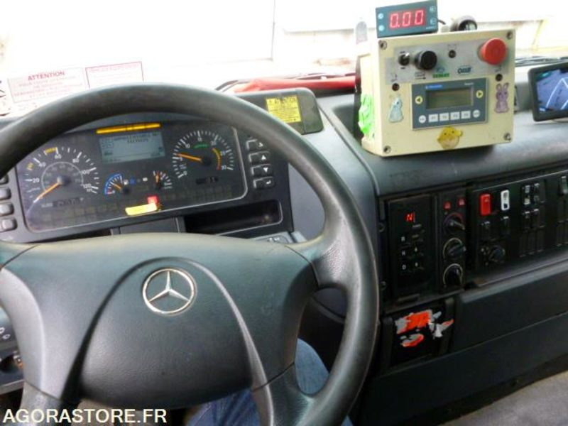 BOM ECONIC MERCEDES CABINE TYPE BUS 2007 4 places 247550kms - شاحنة القمامة: صور 4 BOM ECONIC MERCEDES CABINE TYPE BUS 2007 4 places 247550kms - شاحنة القمامة: صور 4