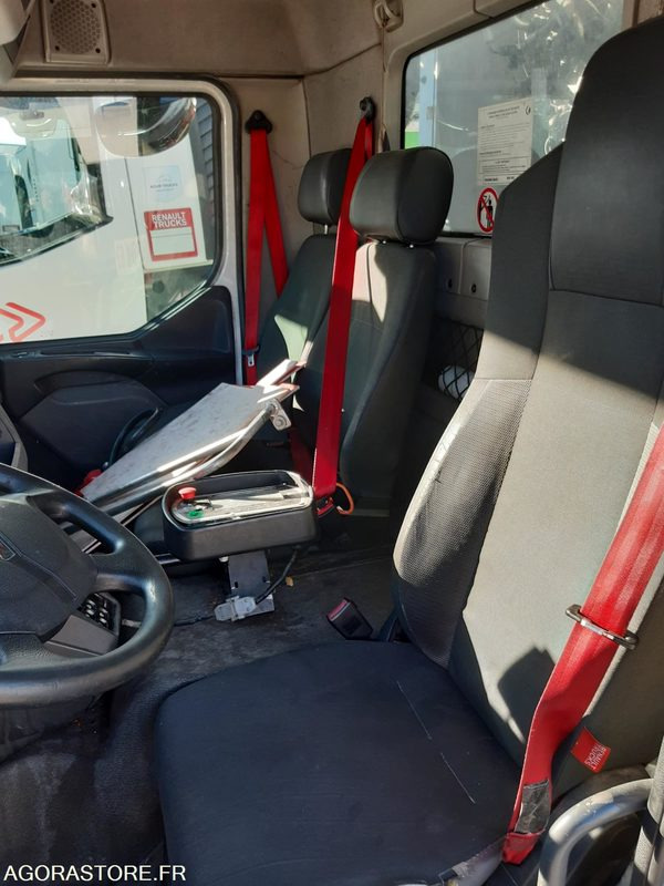 BOM RENAULT 19T - FARID 14M3 - R30958 - 257075 KMS - شاحنة القمامة: صور 4 BOM RENAULT 19T - FARID 14M3 - R30958 - 257075 KMS - شاحنة القمامة: صور 4