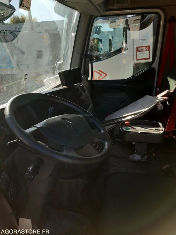 BOM RENAULT 19T - FARID 14M3 - R30958 - 257075 KMS - شاحنة القمامة: صور 5 BOM RENAULT 19T - FARID 14M3 - R30958 - 257075 KMS - شاحنة القمامة: صور 5
