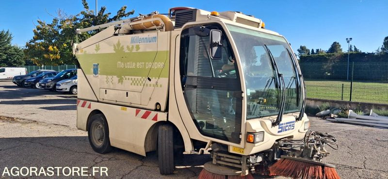 Balayeuse Euroclean Sicas modèle Millennium " New Generation" - سياره كنس شوارع: صور 1 Balayeuse Euroclean Sicas modèle Millennium " New Generation" - سياره كنس شوارع: صور 1