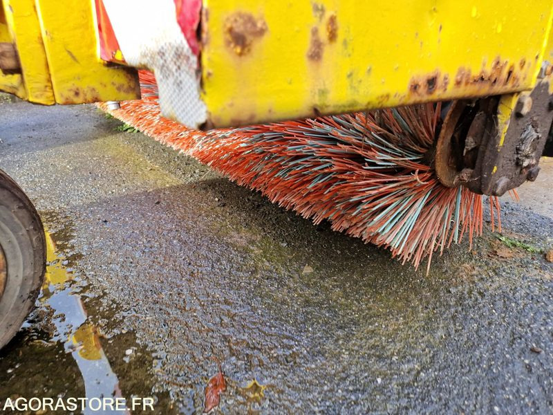 Balayeuse Mathieu 7239S - 1967 - سياره كنس شوارع: صور 4 Balayeuse Mathieu 7239S - 1967 - سياره كنس شوارع: صور 4