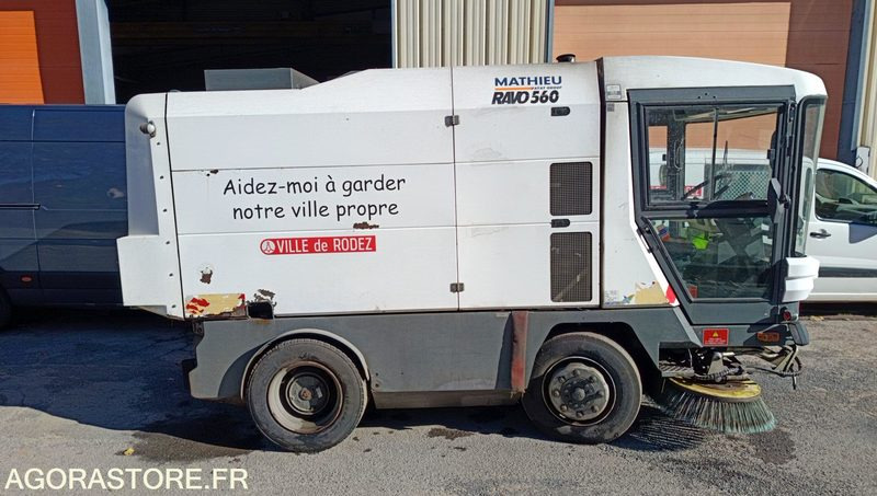 Balayeuse - Mathieu Ravo 560 - 2008 - 894640km - سياره كنس شوارع: صور 1 Balayeuse - Mathieu Ravo 560 - 2008 - 894640km - سياره كنس شوارع: صور 1