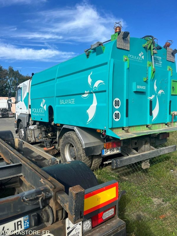 Balayeuse chantier - سياره كنس شوارع: صور 4 Balayeuse chantier - سياره كنس شوارع: صور 4