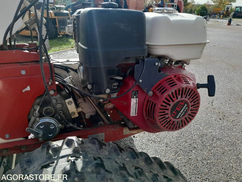 Broyeur à chenilles OREC HCR812 (BROY-19-0428-TAR) - معدات الحدائق: صور 4 Broyeur à chenilles OREC HCR812 (BROY-19-0428-TAR) - معدات الحدائق: صور 4