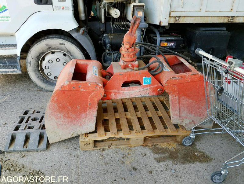 CAMION GRUE 250 RENAULT - جرافة ثلج: صور 4 CAMION GRUE 250 RENAULT - جرافة ثلج: صور 4
