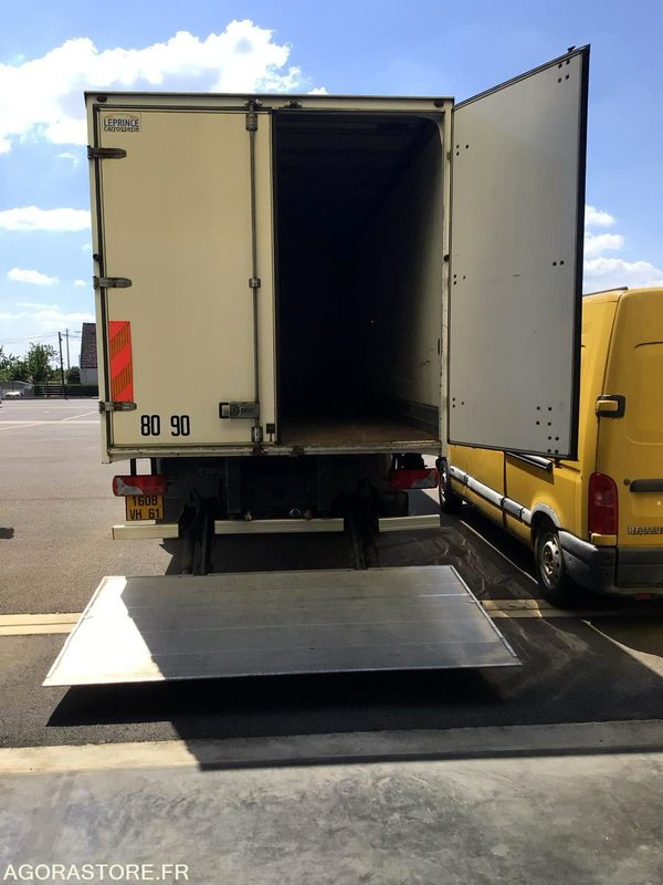 CAMION PORTEUR - شاحنة: صور 3 CAMION PORTEUR - شاحنة: صور 3