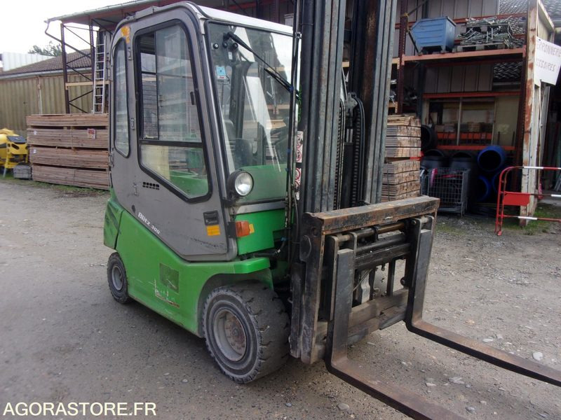 CHARIOT ÉLÉVATEUR 3 TONNES POSITIONNEUR DE FOURCHES ELECTRIQUE CESAB - رافعة شوكية كهربائية: صور 1 CHARIOT ÉLÉVATEUR 3 TONNES POSITIONNEUR DE FOURCHES ELECTRIQUE CESAB - رافعة شوكية كهربائية: صور 1