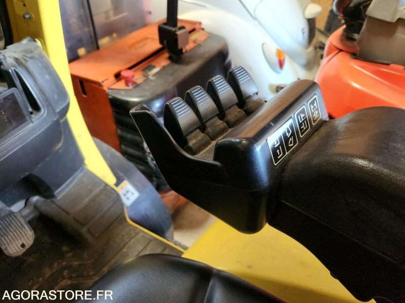 CHARIOT ELEVATEUR DIESEL 3T5 HYSTER H3.5FT - 2007 - 1033 heures - رافعة شوكية ديزل: صور 4 CHARIOT ELEVATEUR DIESEL 3T5 HYSTER H3.5FT - 2007 - 1033 heures - رافعة شوكية ديزل: صور 4