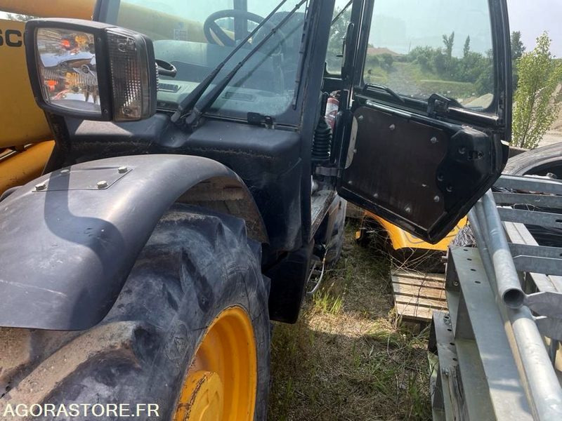 CHARIOT ELEVATEUR JCB 525 -125 / 2004 - رافعة شوكية: صور 1 CHARIOT ELEVATEUR JCB 525 -125 / 2004 - رافعة شوكية: صور 1