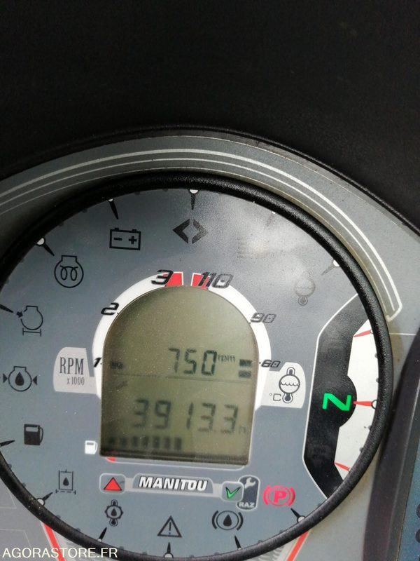 CHARIOT TELESCOPIQUE FIXE - MANITOU - 2.5 T - 2014 / 3910 HEURES - رافعة تلسكوبية: صور 4 CHARIOT TELESCOPIQUE FIXE - MANITOU - 2.5 T - 2014 / 3910 HEURES - رافعة تلسكوبية: صور 4