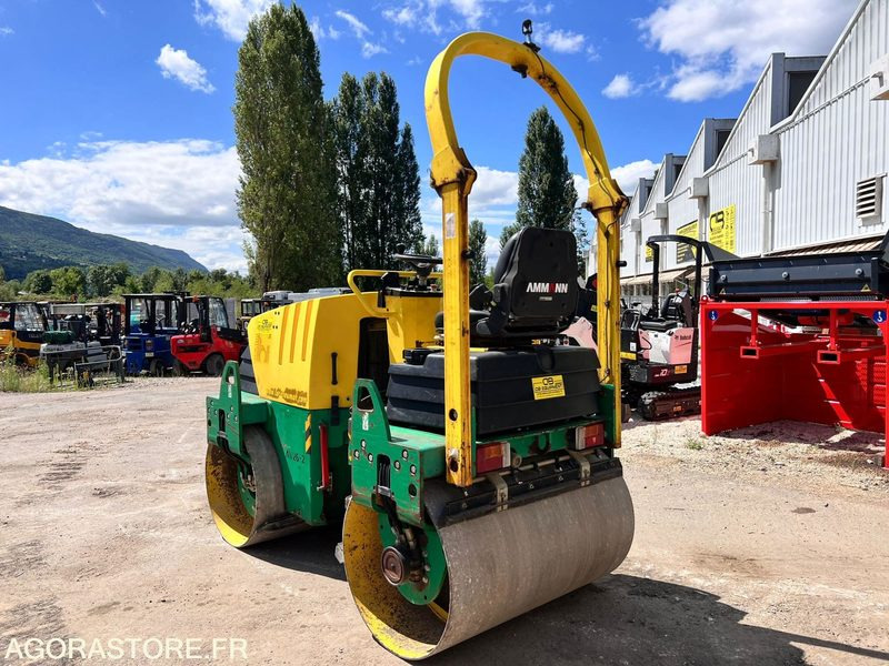 COMPACTEUR AMMANN AV26-2 ROULEAU TANDEM VIBRANT ARTICULÉ - ANNÉE 2008 - 1765 H - مدحلة: صور 5 COMPACTEUR AMMANN AV26-2 ROULEAU TANDEM VIBRANT ARTICULÉ - ANNÉE 2008 - 1765 H - مدحلة: صور 5