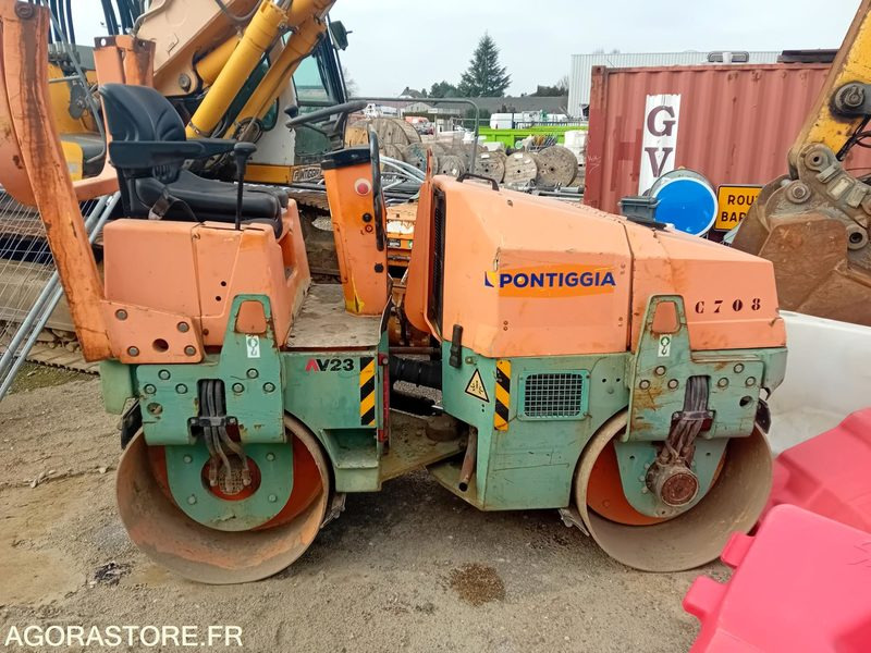 COMPACTEUR TANDEM AMMANN AV23-2 -- 2001 -- ENVIRON 800 HEURES - مدحلة: صور 3 COMPACTEUR TANDEM AMMANN AV23-2 -- 2001 -- ENVIRON 800 HEURES - مدحلة: صور 3