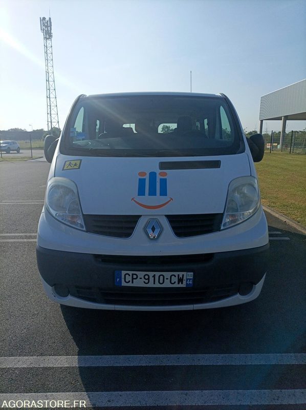 CP-910-CW - Roulant - RENAULT TRAFIC - VP - 9 Places - 308 000 Kms - صغيرة, ميكروباص: صور 3 CP-910-CW - Roulant - RENAULT TRAFIC - VP - 9 Places - 308 000 Kms - صغيرة, ميكروباص: صور 3