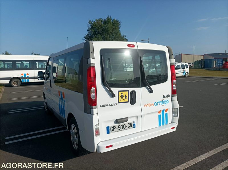 CP-910-CW - Roulant - RENAULT TRAFIC - VP - 9 Places - 308 000 Kms - صغيرة, ميكروباص: صور 4 CP-910-CW - Roulant - RENAULT TRAFIC - VP - 9 Places - 308 000 Kms - صغيرة, ميكروباص: صور 4