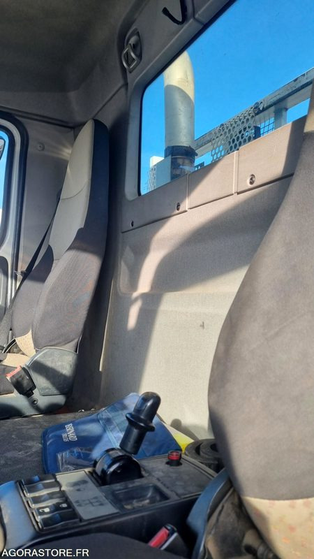 Camion Porte Engin Renault - Premium Lander - 445 600 km - شاحنة: صور 5 Camion Porte Engin Renault - Premium Lander - 445 600 km - شاحنة: صور 5