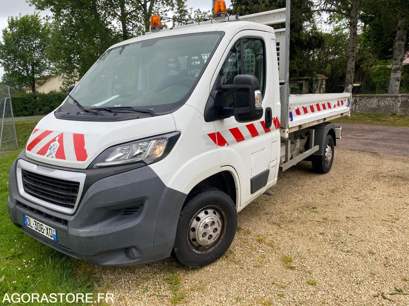 Camion benne Peugeot BOXER - 2014 - 70 000km - قلاب صغير: صور 1 Camion benne Peugeot BOXER - 2014 - 70 000km - قلاب صغير: صور 1