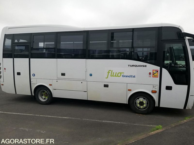 Car Isuzu Turquoise - 2017 - 110 000 km - حافلة مدرسية: صور 1 Car Isuzu Turquoise - 2017 - 110 000 km - حافلة مدرسية: صور 1