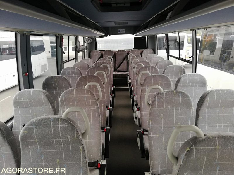 Car Isuzu Turquoise - 2017 - 110 000 km - حافلة مدرسية: صور 5 Car Isuzu Turquoise - 2017 - 110 000 km - حافلة مدرسية: صور 5