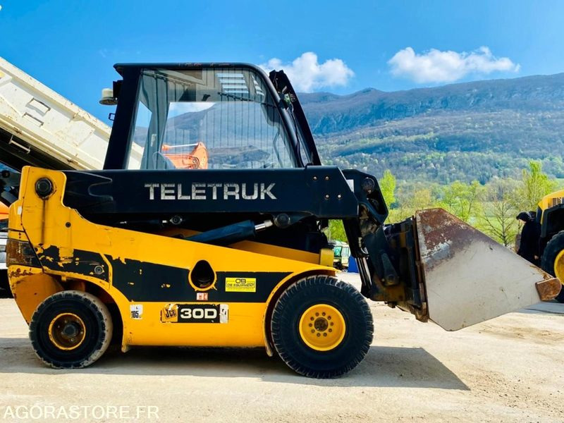 Chariot télescopique Teletruk JCB TLT30D - Année 2004 - 3870 h - رافعة تلسكوبية: صور 5 Chariot télescopique Teletruk JCB TLT30D - Année 2004 - 3870 h - رافعة تلسكوبية: صور 5