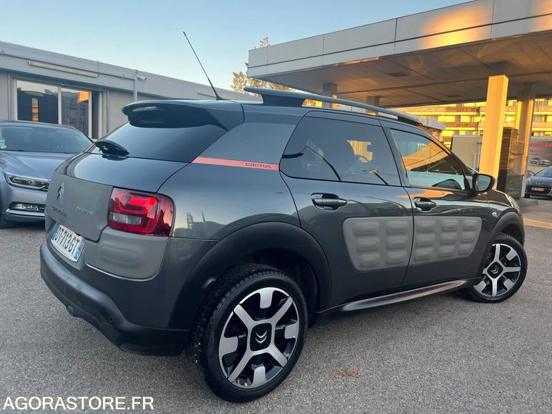 Citroen C4 CACTUS PURETECH 110 SHINE S&S - 2015 - 103 000km - سيارة دفع رباعي: صور 2 Citroen C4 CACTUS PURETECH 110 SHINE S&S - 2015 - 103 000km - سيارة دفع رباعي: صور 2