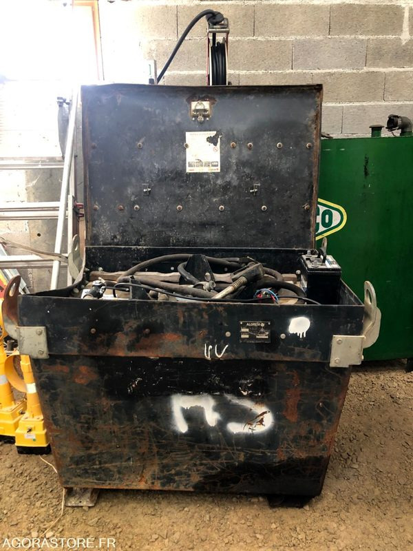 Cuve fuel pompe neuve - خزان وقود - آلات البناء: صور 3 Cuve fuel pompe neuve - خزان وقود - آلات البناء: صور 3