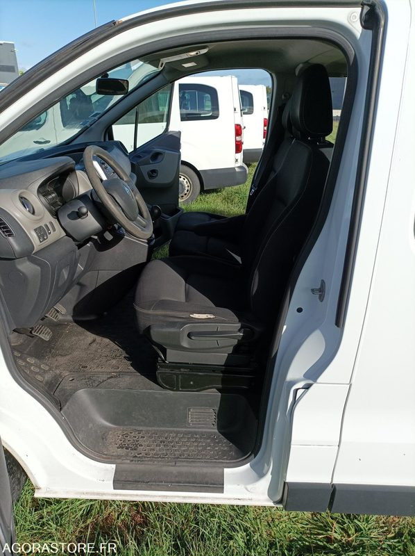 DS-311-SJ - Roulant - RENAULT TRAFIC - VP - 331 363 Kms - صغيرة, ميكروباص: صور 5 DS-311-SJ - Roulant - RENAULT TRAFIC - VP - 331 363 Kms - صغيرة, ميكروباص: صور 5