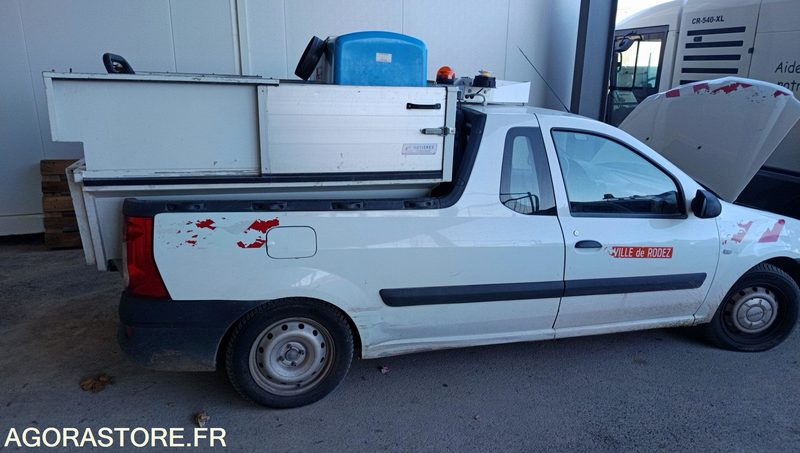 Dacia Logan - 2012 - 111131km - شاحنة البيك أب: صور 3 Dacia Logan - 2012 - 111131km - شاحنة البيك أب: صور 3