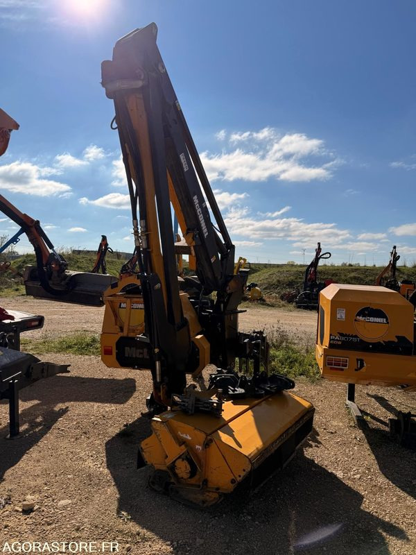 EPAREUSE MC CONNEL PA 6070 DE 2014 - جزازة رافعة: صور 2 EPAREUSE MC CONNEL PA 6070 DE 2014 - جزازة رافعة: صور 2