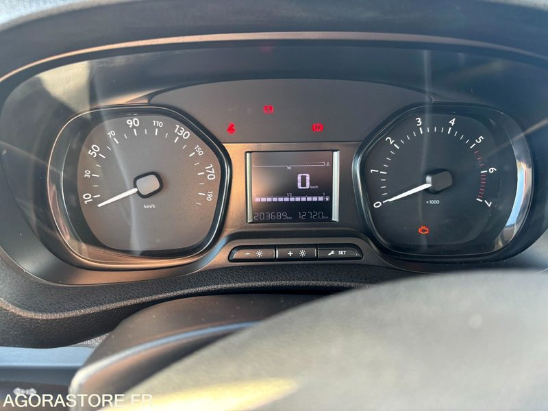EZ-034-TN - Roulant - CITROEN JUMPY SPACE TOURER - VP - 203 689 Kms - صغيرة, ميكروباص: صور 5 EZ-034-TN - Roulant - CITROEN JUMPY SPACE TOURER - VP - 203 689 Kms - صغيرة, ميكروباص: صور 5