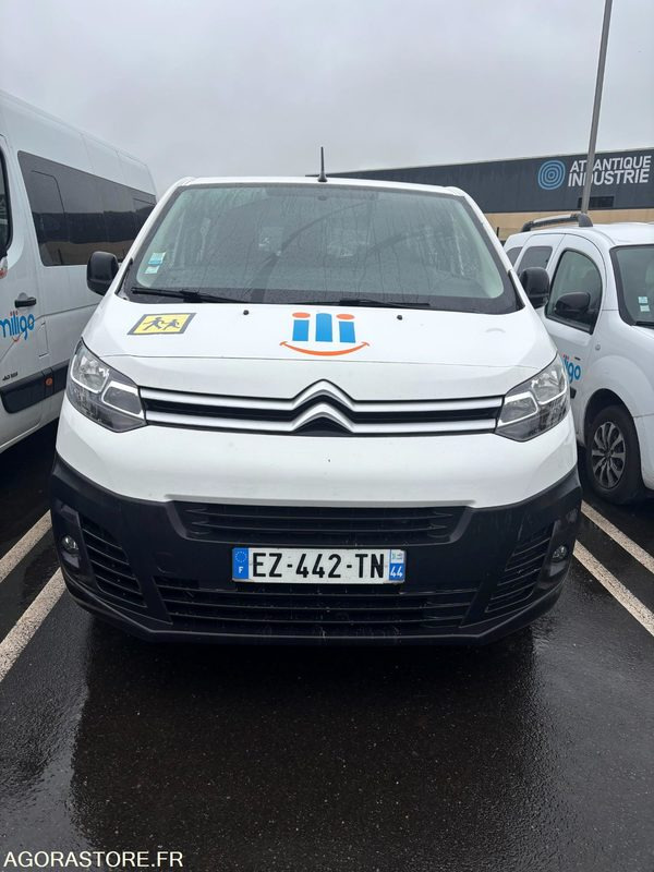 EZ-442-TN - Roulant - CITROEN JUMPY SPACE TOURER - VP - 218 504 Kms - صغيرة, ميكروباص: صور 4 EZ-442-TN - Roulant - CITROEN JUMPY SPACE TOURER - VP - 218 504 Kms - صغيرة, ميكروباص: صور 4