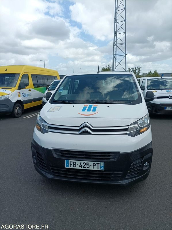 FB-425-PT - Non Roulant - CITROEN JUMPY SPACE TOURER - 9 Places - 228 723 Kms - صغيرة, ميكروباص: صور 4 FB-425-PT - Non Roulant - CITROEN JUMPY SPACE TOURER - 9 Places - 228 723 Kms - صغيرة, ميكروباص: صور 4