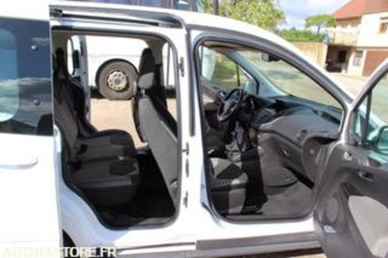 FORD TOURNEO - 2017 - 178 348 KMS - EP426FZ - فان المدمجة: صور 5 FORD TOURNEO - 2017 - 178 348 KMS - EP426FZ - فان المدمجة: صور 5
