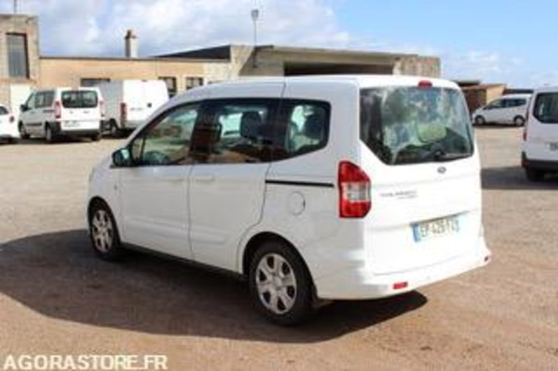 FORD TOURNEO - 2017 - 178 348 KMS - EP426FZ - فان المدمجة: صور 4 FORD TOURNEO - 2017 - 178 348 KMS - EP426FZ - فان المدمجة: صور 4