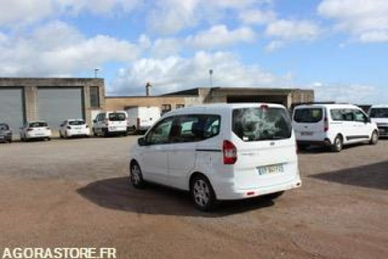 FORD TOURNEO - 2017 - 189 014 KMS - EP841FZ - فان المدمجة: صور 4 FORD TOURNEO - 2017 - 189 014 KMS - EP841FZ - فان المدمجة: صور 4